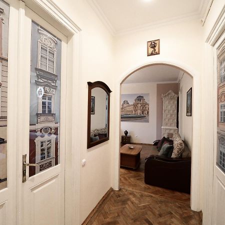 The Historical Family Nest In City Centre 리비프 외부 사진