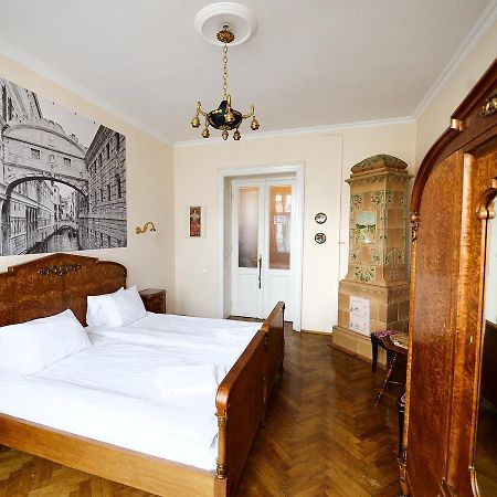 The Historical Family Nest In City Centre 리비프 외부 사진