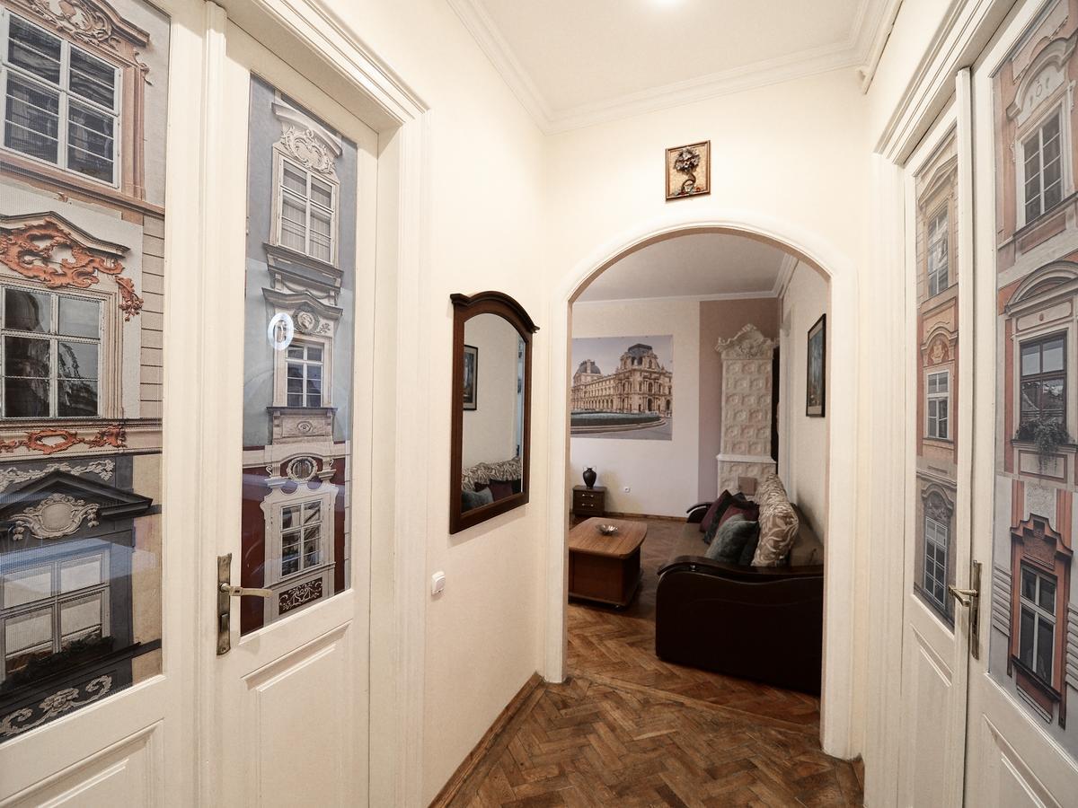 The Historical Family Nest In City Centre 리비프 외부 사진