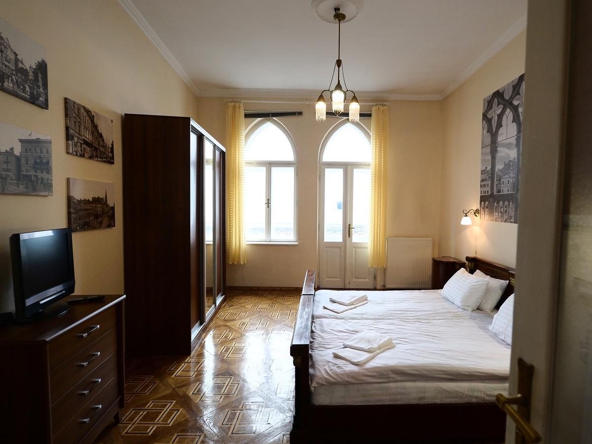The Historical Family Nest In City Centre 리비프 외부 사진