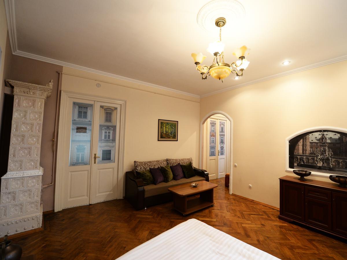 The Historical Family Nest In City Centre 리비프 외부 사진