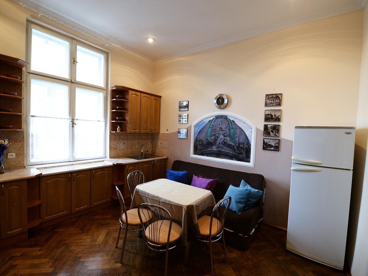 The Historical Family Nest In City Centre 리비프 외부 사진