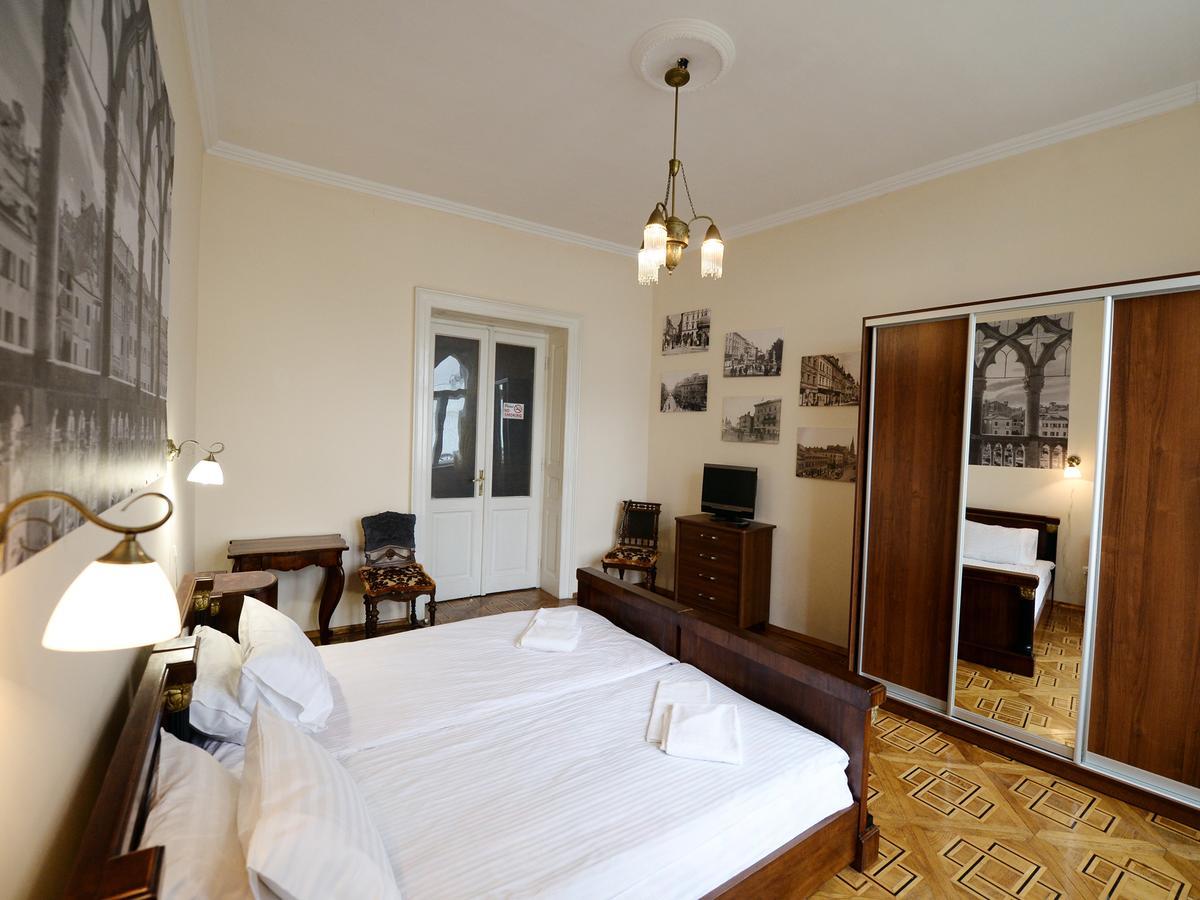 The Historical Family Nest In City Centre 리비프 외부 사진