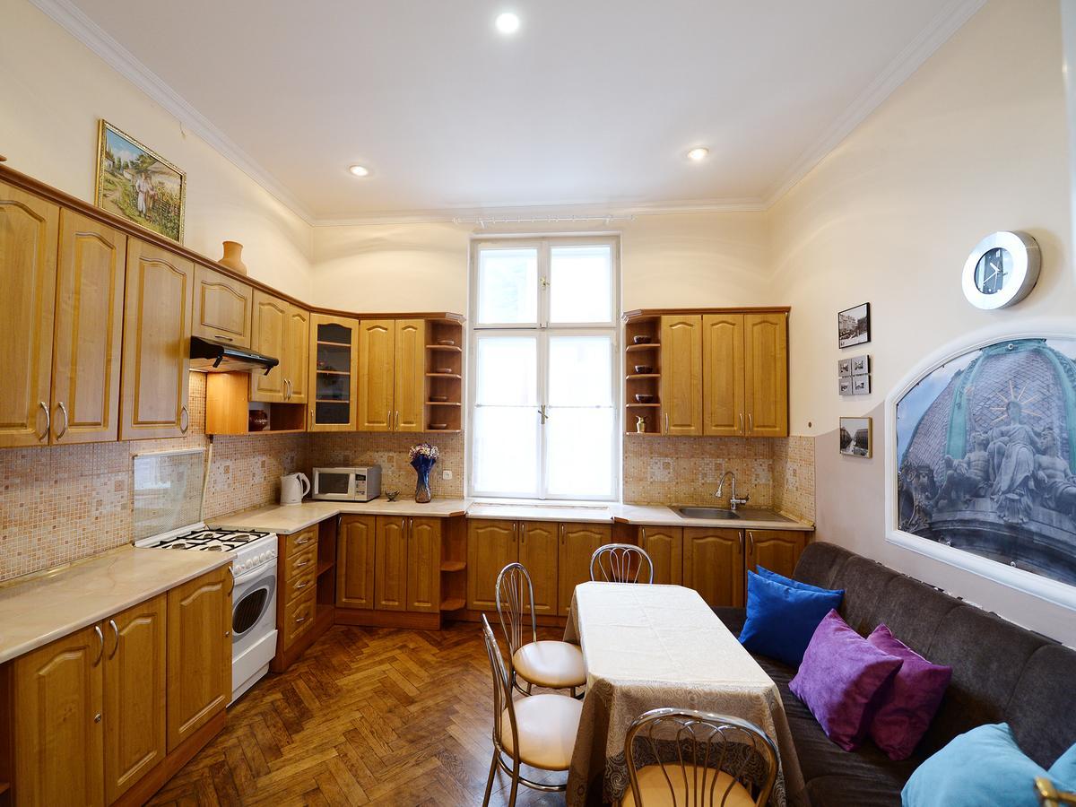 The Historical Family Nest In City Centre 리비프 외부 사진
